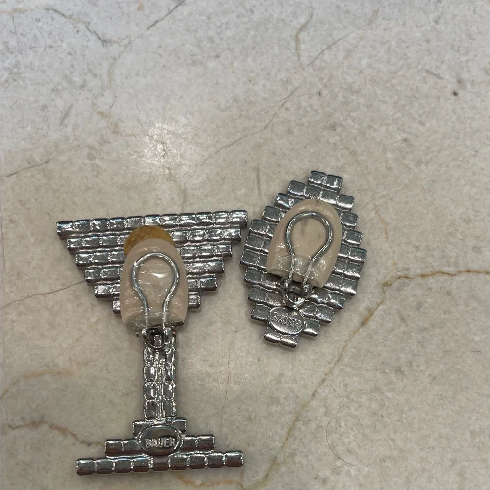Crystal Martini Glass and Olive vintage estate earrings - Picture 4 of 4